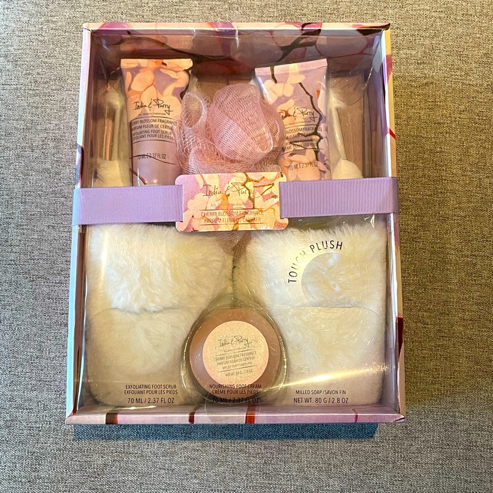 New in Box India and Purry Cherry Blossom Gift Set